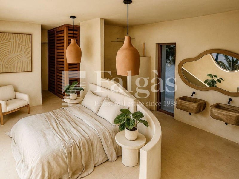 4 bedroom Villa for sale in Empuriabrava with garage - € 1,890,000 (Ref: 9873133)
