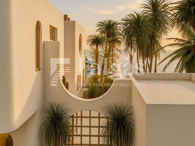4 bedroom Villa for sale in Empuriabrava, Castelló d'Empúries with garage - € 1,890,000 (Ref: 9873133)