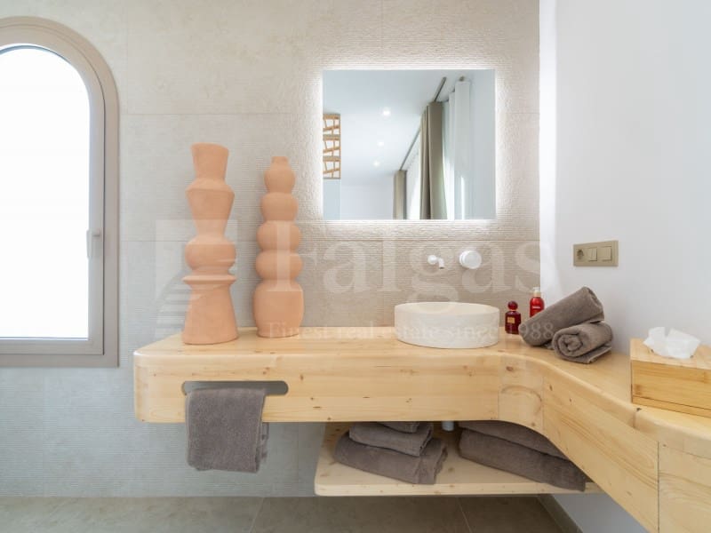 4 sovrum Villa till salu i Empuriabrava med pool garage - 1 890 000 € (Ref: 9873133)
