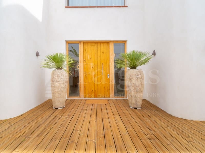 4 sovrum Villa till salu i Empuriabrava med pool garage - 1 890 000 € (Ref: 9873133)