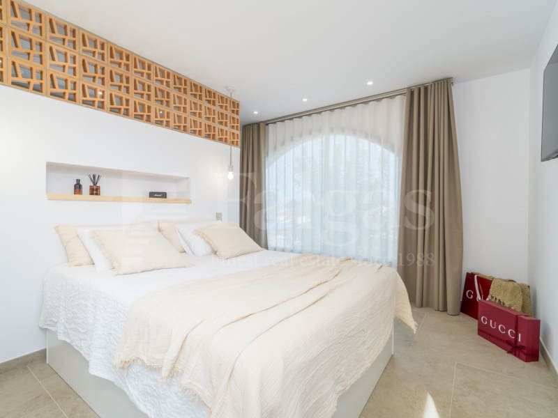 4 sovrum Villa till salu i Empuriabrava med pool garage - 1 890 000 € (Ref: 9873133)