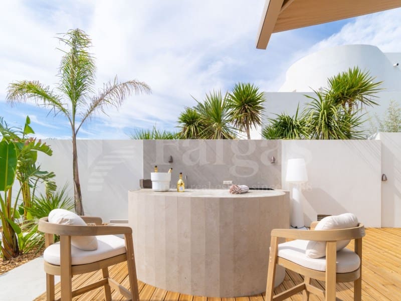 4 sovrum Villa till salu i Empuriabrava med pool garage - 1 890 000 € (Ref: 9873133)