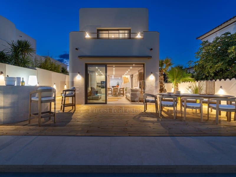 4 sovrum Villa till salu i Empuriabrava med pool garage - 1 890 000 € (Ref: 9873133)