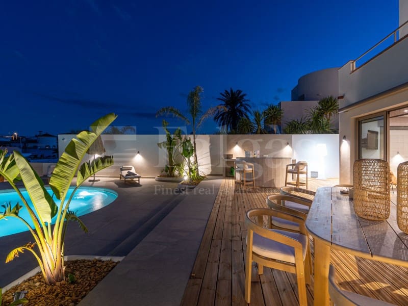 4 sovrum Villa till salu i Empuriabrava med pool garage - 1 890 000 € (Ref: 9873133)
