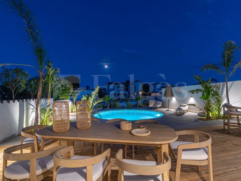 4 sovrum Villa till salu i Empuriabrava med pool garage - 1 890 000 € (Ref: 9873133)