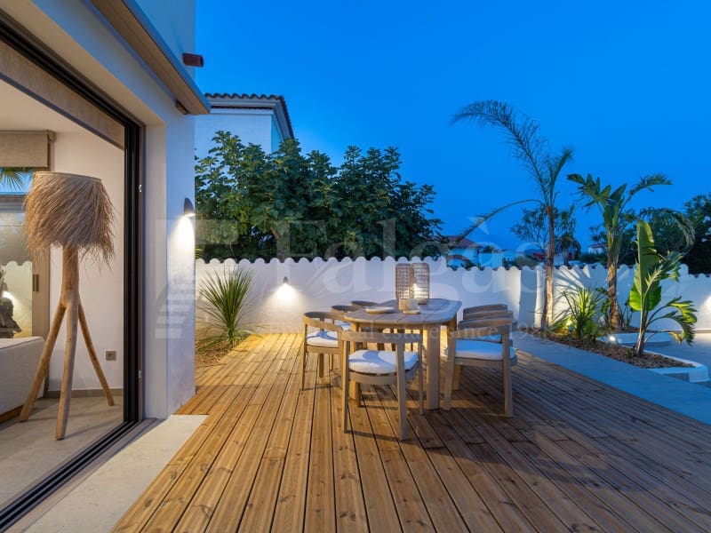 4 sovrum Villa till salu i Empuriabrava med pool garage - 1 890 000 € (Ref: 9873133)