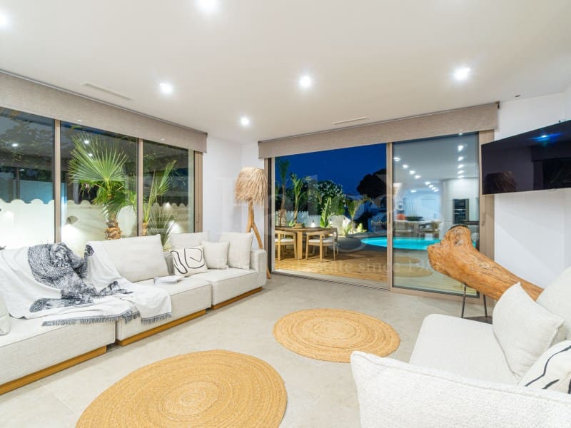 4 sovrum Villa till salu i Empuriabrava med pool garage - 1 890 000 € (Ref: 9873133)