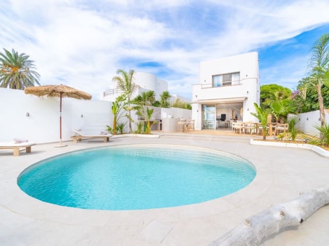 4 sypialnia Willa na sprzedaż w Empuriabrava, Castelló d'Empúries z basenem garażem - 1 890 000 € (Ref: 9873133)
