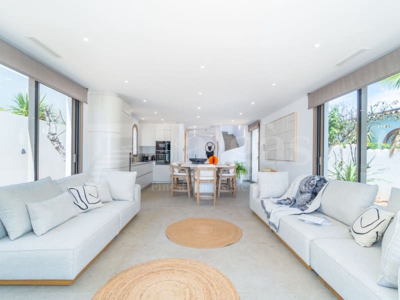 4 sovrum Villa till salu i Empuriabrava med pool garage - 1 890 000 € (Ref: 9873133)