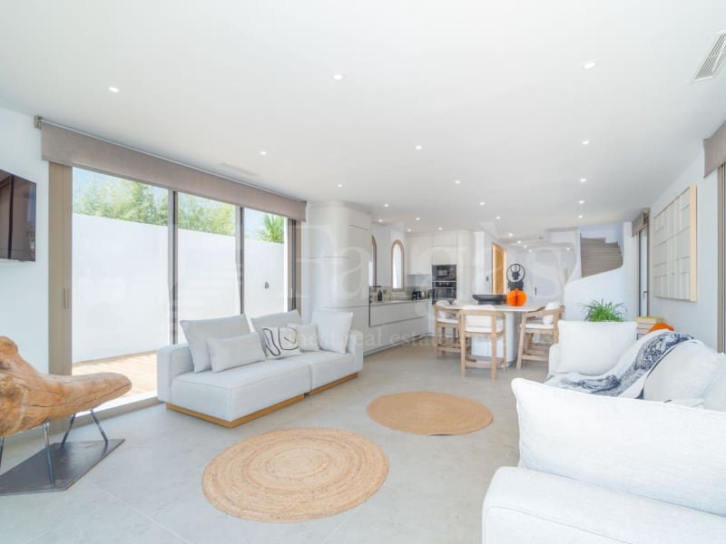 4 sovrum Villa till salu i Empuriabrava med pool garage - 1 890 000 € (Ref: 9873133)