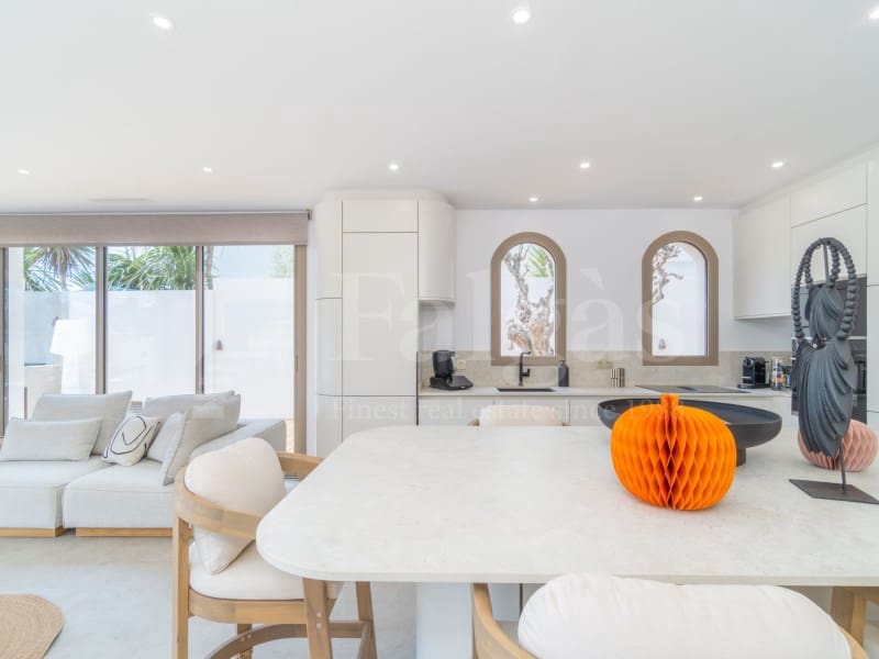 4 sovrum Villa till salu i Empuriabrava med pool garage - 1 890 000 € (Ref: 9873133)