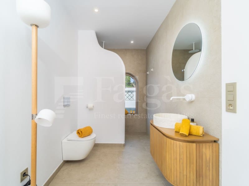 4 sovrum Villa till salu i Empuriabrava med pool garage - 1 890 000 € (Ref: 9873133)