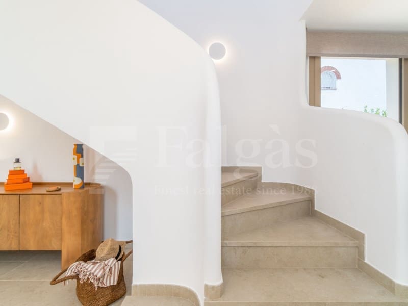 4 sovrum Villa till salu i Empuriabrava med pool garage - 1 890 000 € (Ref: 9873133)