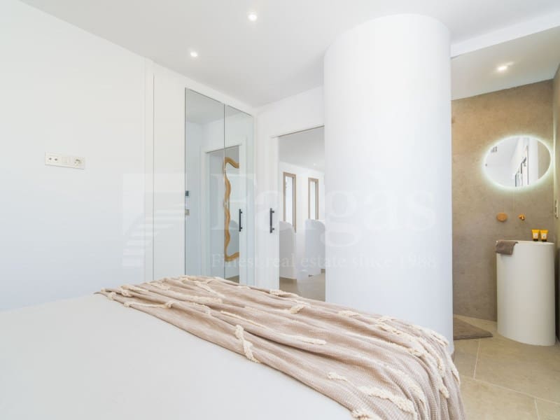4 sovrum Villa till salu i Empuriabrava med pool garage - 1 890 000 € (Ref: 9873133)
