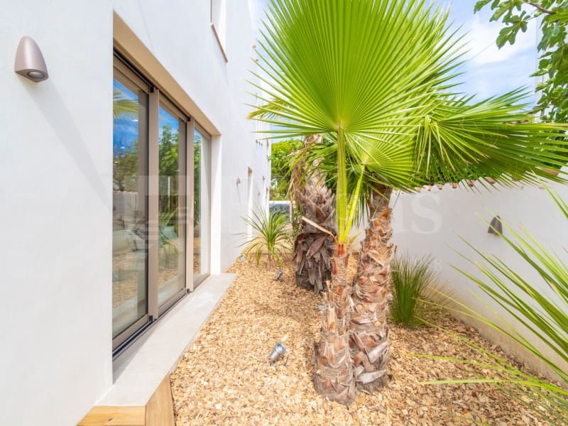 4 sovrum Villa till salu i Empuriabrava med pool garage - 1 890 000 € (Ref: 9873133)