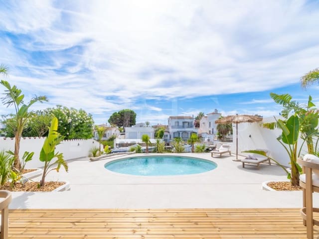 4 sypialnia Willa na sprzedaż w Empuriabrava, Castelló d'Empúries z basenem garażem - 1 890 000 € (Ref: 9873133)