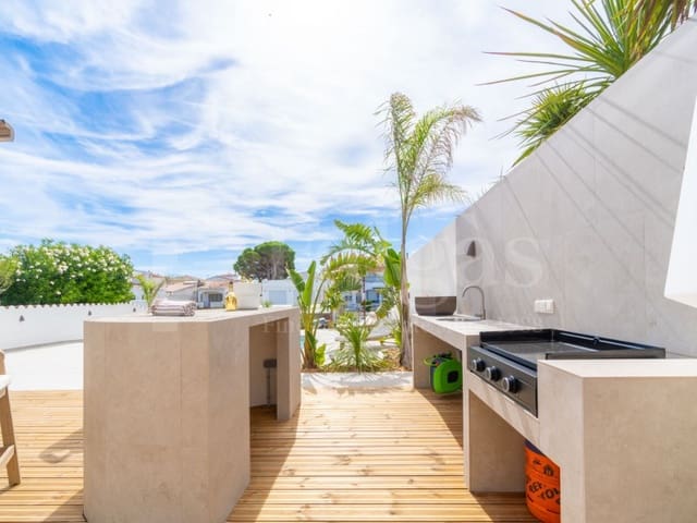 4 sypialnia Willa na sprzedaż w Empuriabrava, Castelló d'Empúries z basenem garażem - 1 890 000 € (Ref: 9873133)