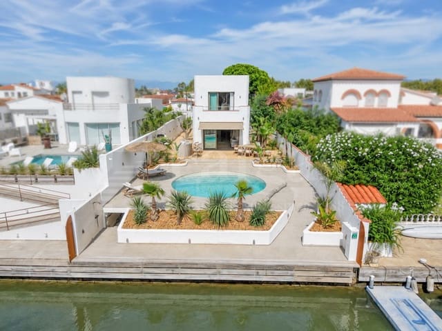 4 sypialnia Willa na sprzedaż w Empuriabrava, Castelló d'Empúries z basenem garażem - 1 890 000 € (Ref: 9873133)