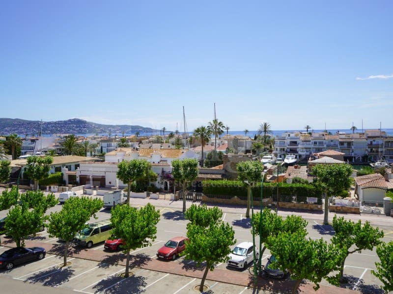 1 sovrum Lägenhet till salu i Empuriabrava - 123 000 € (Ref: 9884792)