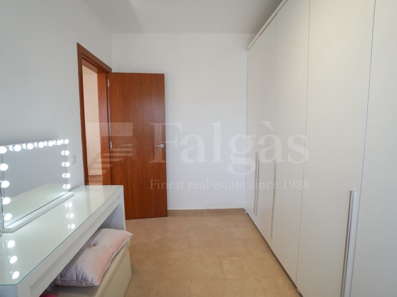 4 bedroom Villa for sale in Empuriabrava with pool garage - € 490,000 (Ref: 9899284)