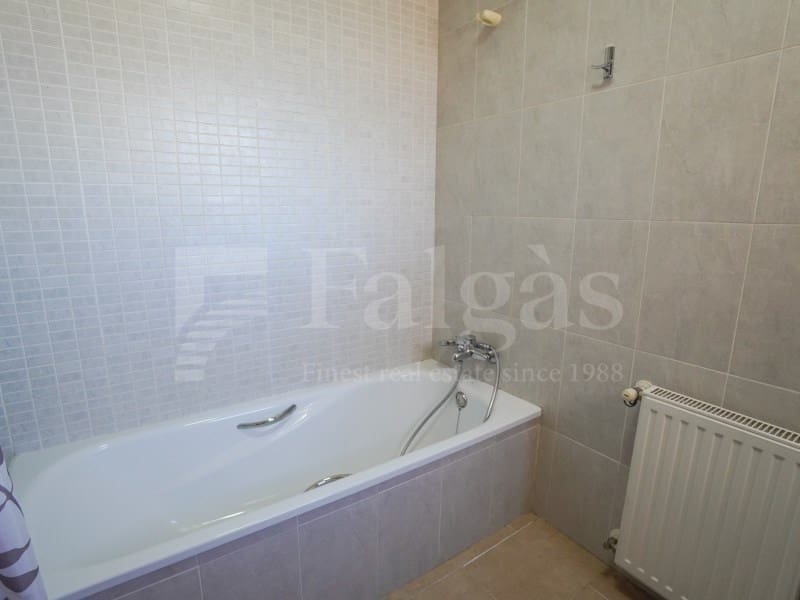 4 bedroom Villa for sale in Empuriabrava with pool garage - € 490,000 (Ref: 9899284)