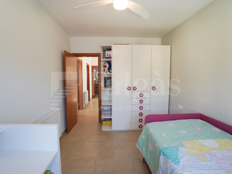 4 bedroom Villa for sale in Empuriabrava with pool garage - € 490,000 (Ref: 9899284)