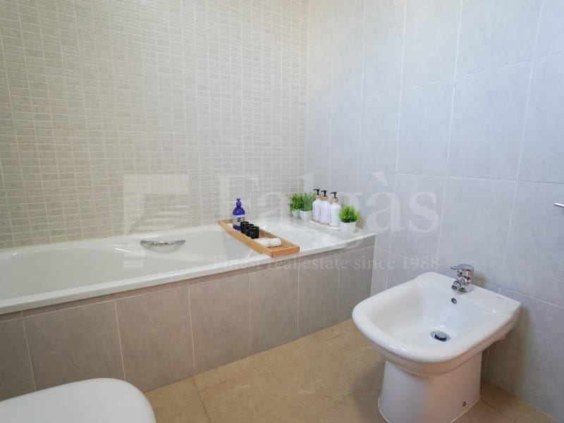 4 bedroom Villa for sale in Empuriabrava with pool garage - € 490,000 (Ref: 9899284)