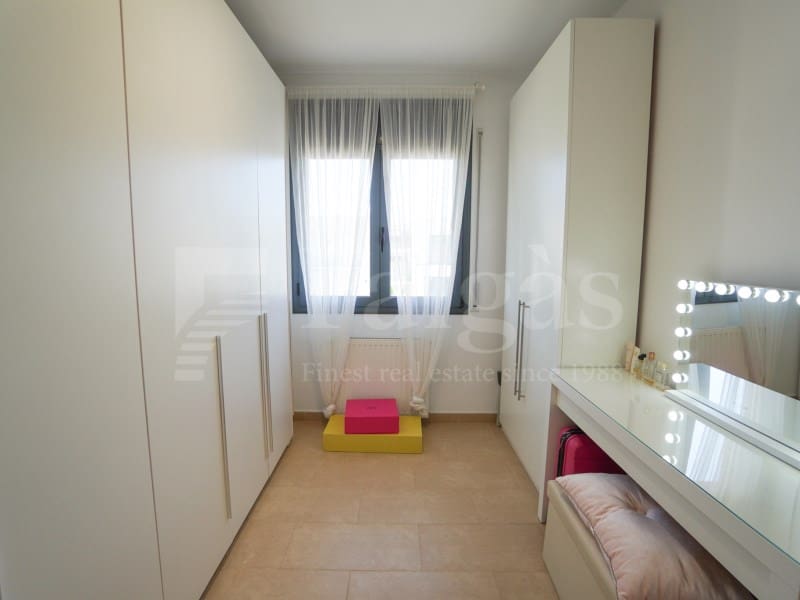 4 bedroom Villa for sale in Empuriabrava with pool garage - € 490,000 (Ref: 9899284)