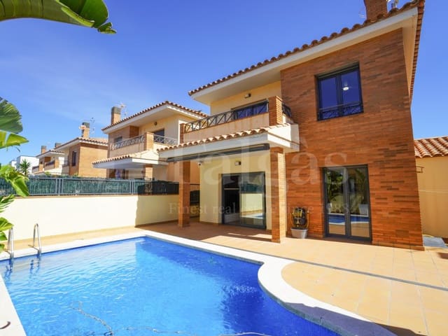 4 bedroom Villa for sale in Empuriabrava, Castelló d'Empúries with pool garage - € 490,000 (Ref: 9899284)