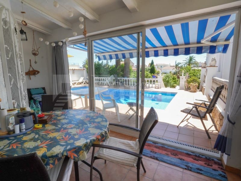 4 quarto Moradia para venda em Empuriabrava com piscina - 890 000 € (Ref: 9906867)