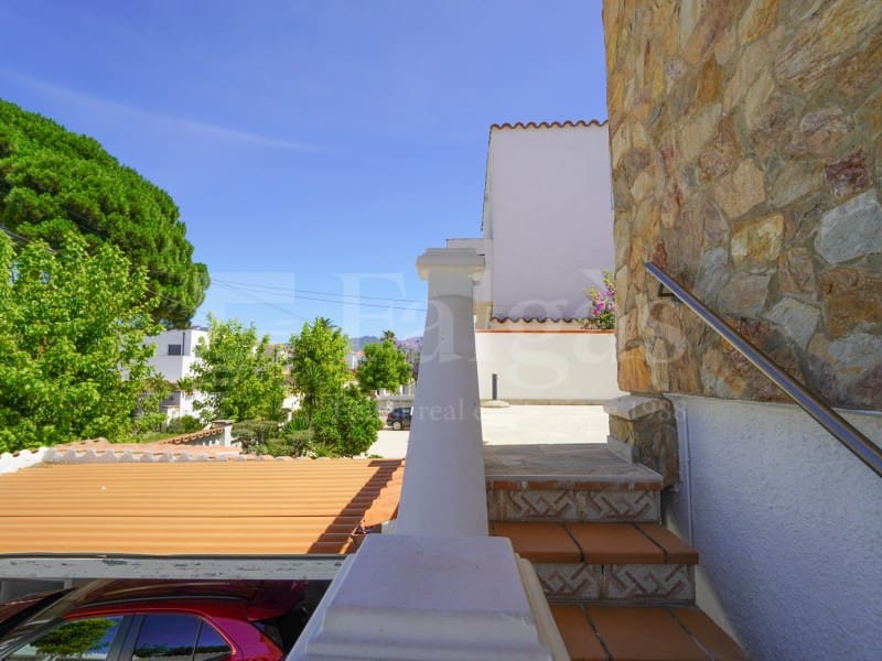 4 quarto Moradia para venda em Empuriabrava com piscina - 890 000 € (Ref: 9906867)