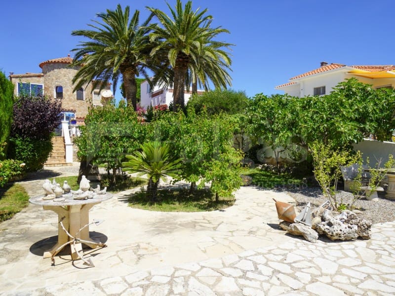 4 quarto Moradia para venda em Empuriabrava com piscina - 890 000 € (Ref: 9906867)