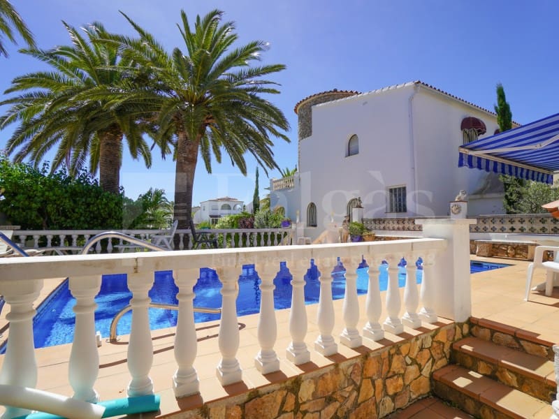 4 quarto Moradia para venda em Empuriabrava com piscina - 890 000 € (Ref: 9906867)