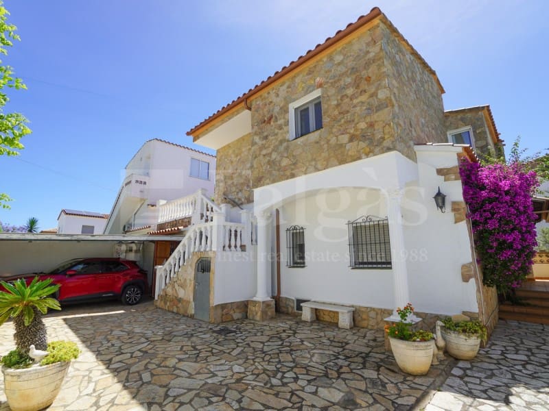 4 quarto Moradia para venda em Empuriabrava com piscina - 890 000 € (Ref: 9906867)
