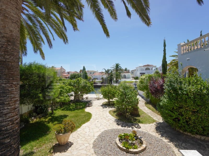 4 quarto Moradia para venda em Empuriabrava com piscina - 890 000 € (Ref: 9906867)