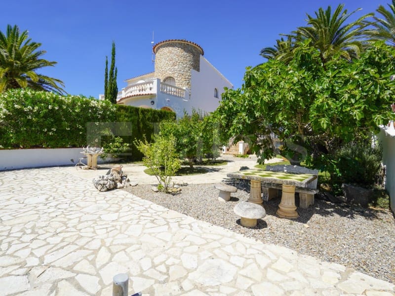 4 quarto Moradia para venda em Empuriabrava com piscina - 890 000 € (Ref: 9906867)