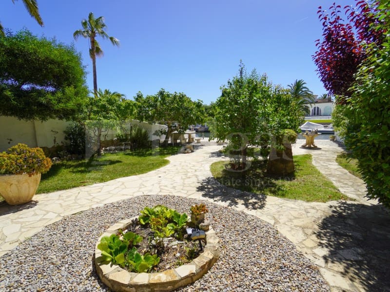 4 quarto Moradia para venda em Empuriabrava com piscina - 890 000 € (Ref: 9906867)