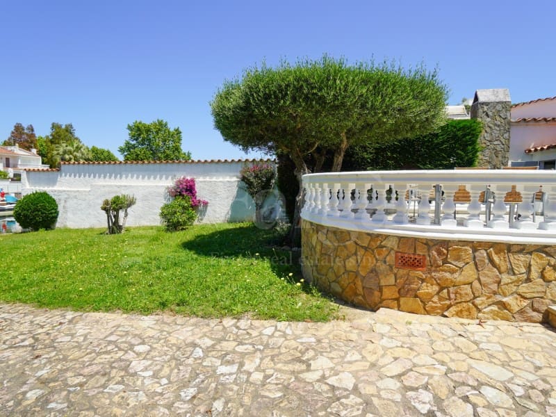 4 sypialnia Willa na sprzedaż w Empuriabrava z garażem - 675 000 € (Ref: 9910412)