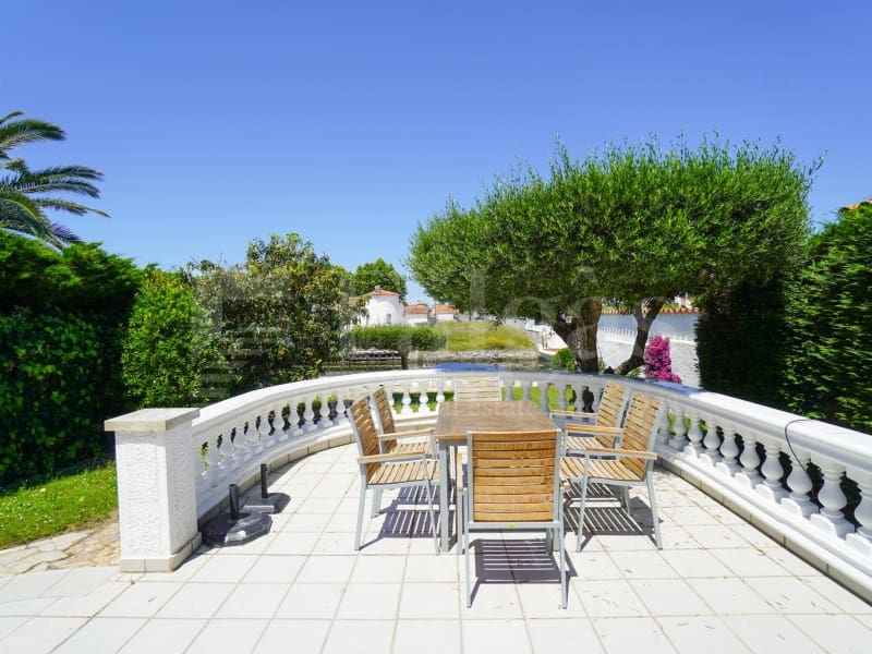 4 sypialnia Willa na sprzedaż w Empuriabrava z garażem - 675 000 € (Ref: 9910412)