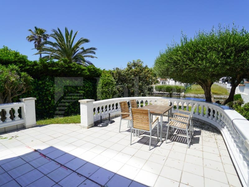 4 sypialnia Willa na sprzedaż w Empuriabrava z garażem - 675 000 € (Ref: 9910412)