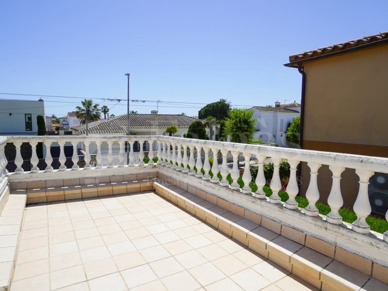 4 sypialnia Willa na sprzedaż w Empuriabrava z garażem - 675 000 € (Ref: 9910412)