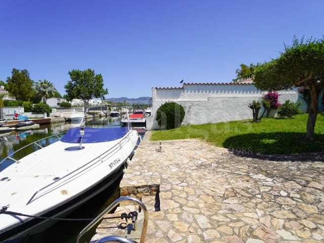 4 sypialnia Willa na sprzedaż w Empuriabrava, Castelló d'Empúries z garażem - 675 000 € (Ref: 9910412)