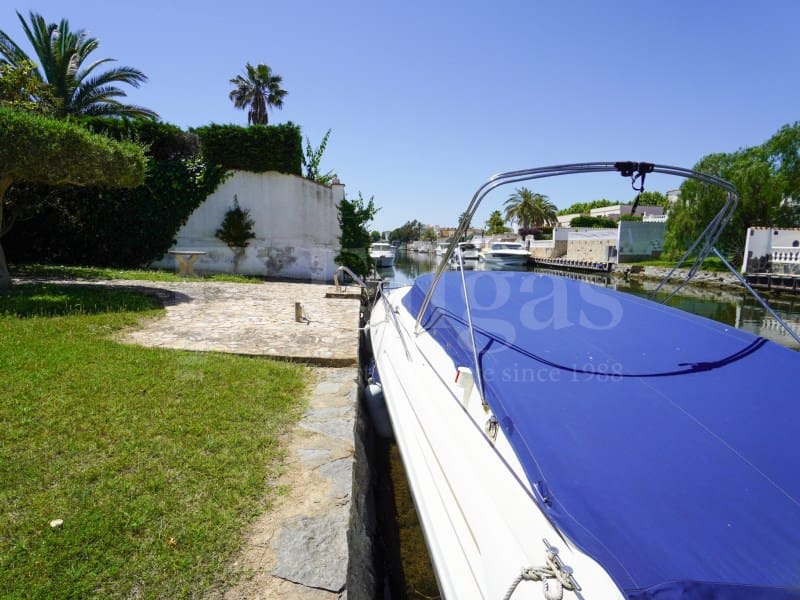 4 sypialnia Willa na sprzedaż w Empuriabrava z garażem - 675 000 € (Ref: 9910412)