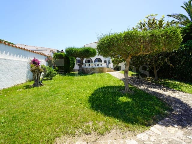 4 sypialnia Willa na sprzedaż w Empuriabrava, Castelló d'Empúries z garażem - 675 000 € (Ref: 9910412)