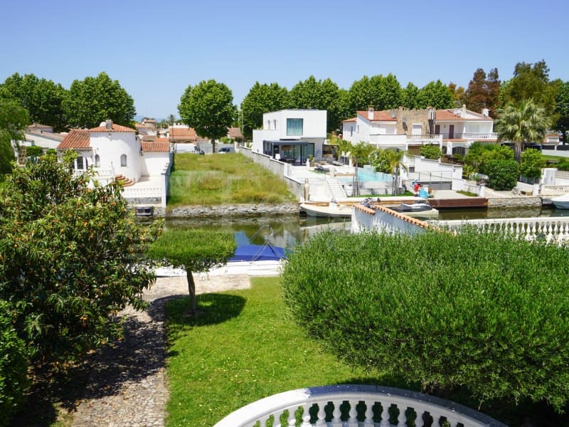 4 sypialnia Willa na sprzedaż w Empuriabrava z garażem - 675 000 € (Ref: 9910412)