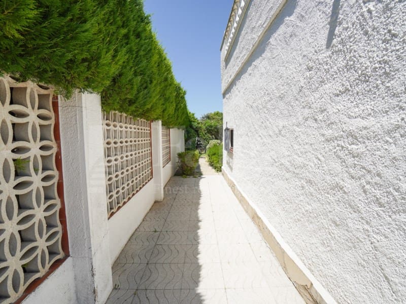 4 sypialnia Willa na sprzedaż w Empuriabrava z garażem - 675 000 € (Ref: 9910412)