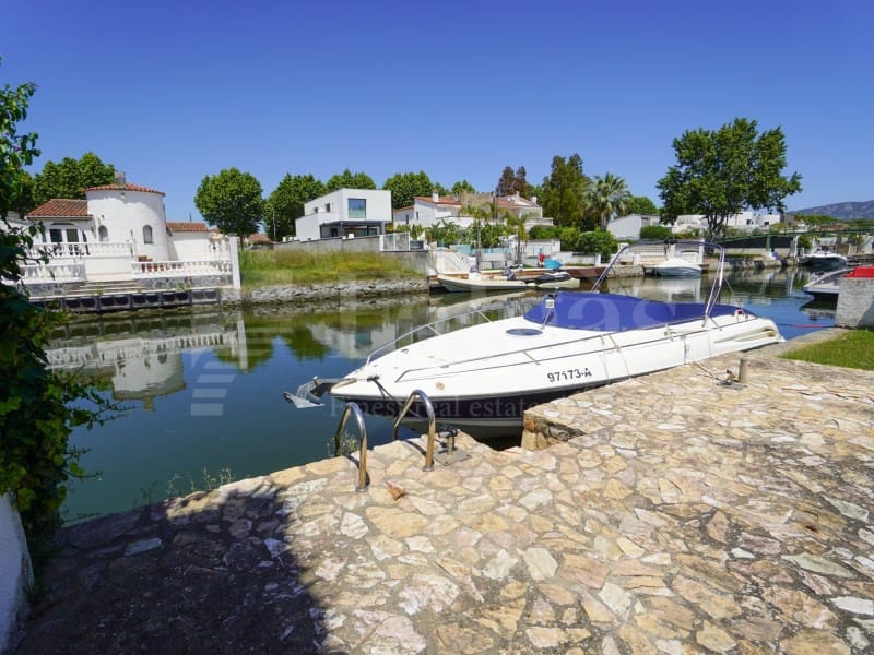 4 sypialnia Willa na sprzedaż w Empuriabrava z garażem - 675 000 € (Ref: 9910412)