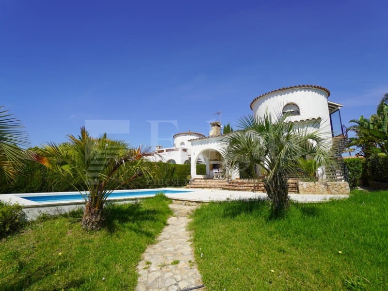 3 chambre Villa/Maison à vendre à Empuriabrava avec garage - 890 000 € (Ref: 9912767)