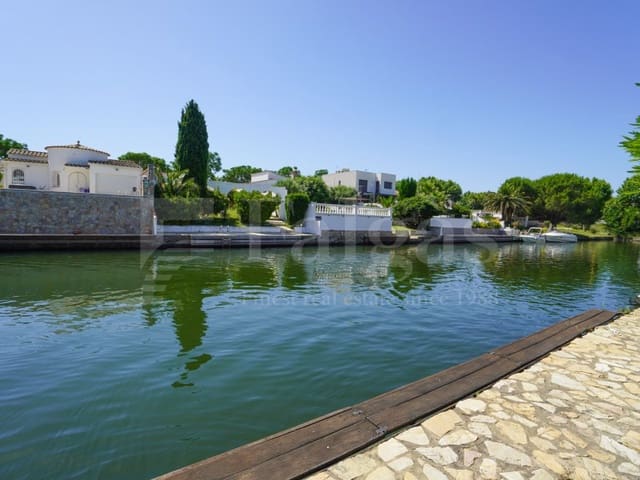 3 chambre Villa/Maison à vendre à Empuriabrava, Castelló d'Empúries avec garage - 890 000 € (Ref: 9912767)