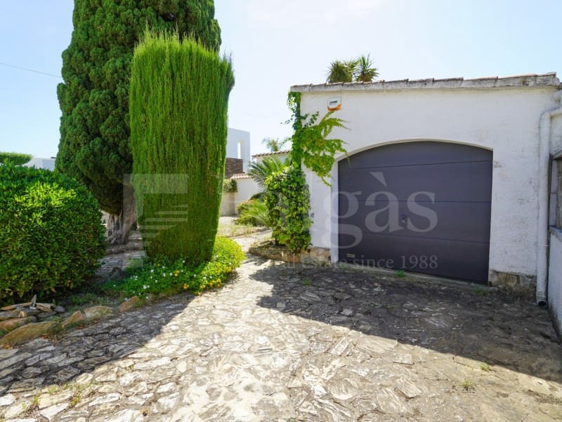 3 chambre Villa/Maison à vendre à Empuriabrava avec garage - 890 000 € (Ref: 9912767)